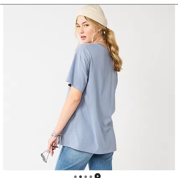 3/$20 Juniors size XL graphic t-shirt - Picture 2 of 8